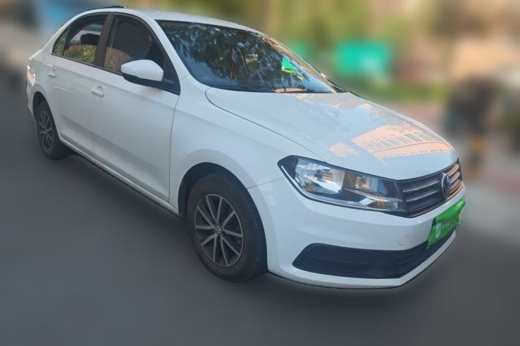 Used Volkswagen Santana 2016 1.6L Automatic Fashion Edition Front Right 45 Deg