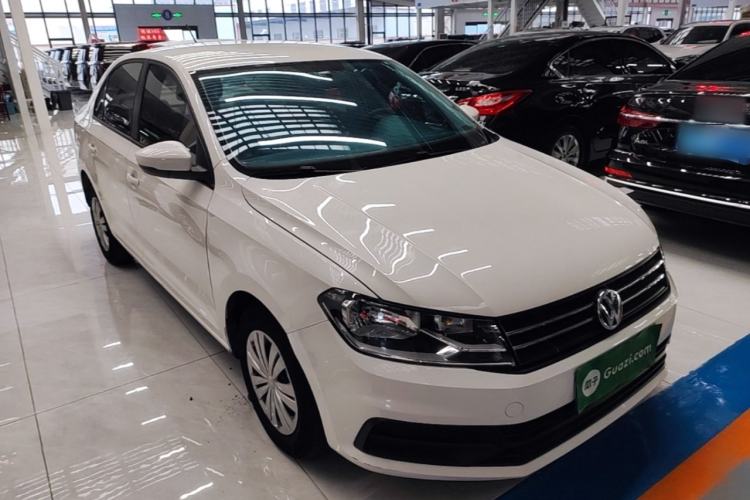 Used Volkswagen Santana 2016 1.6L Manual Fashion Edition Front Right 45 Deg