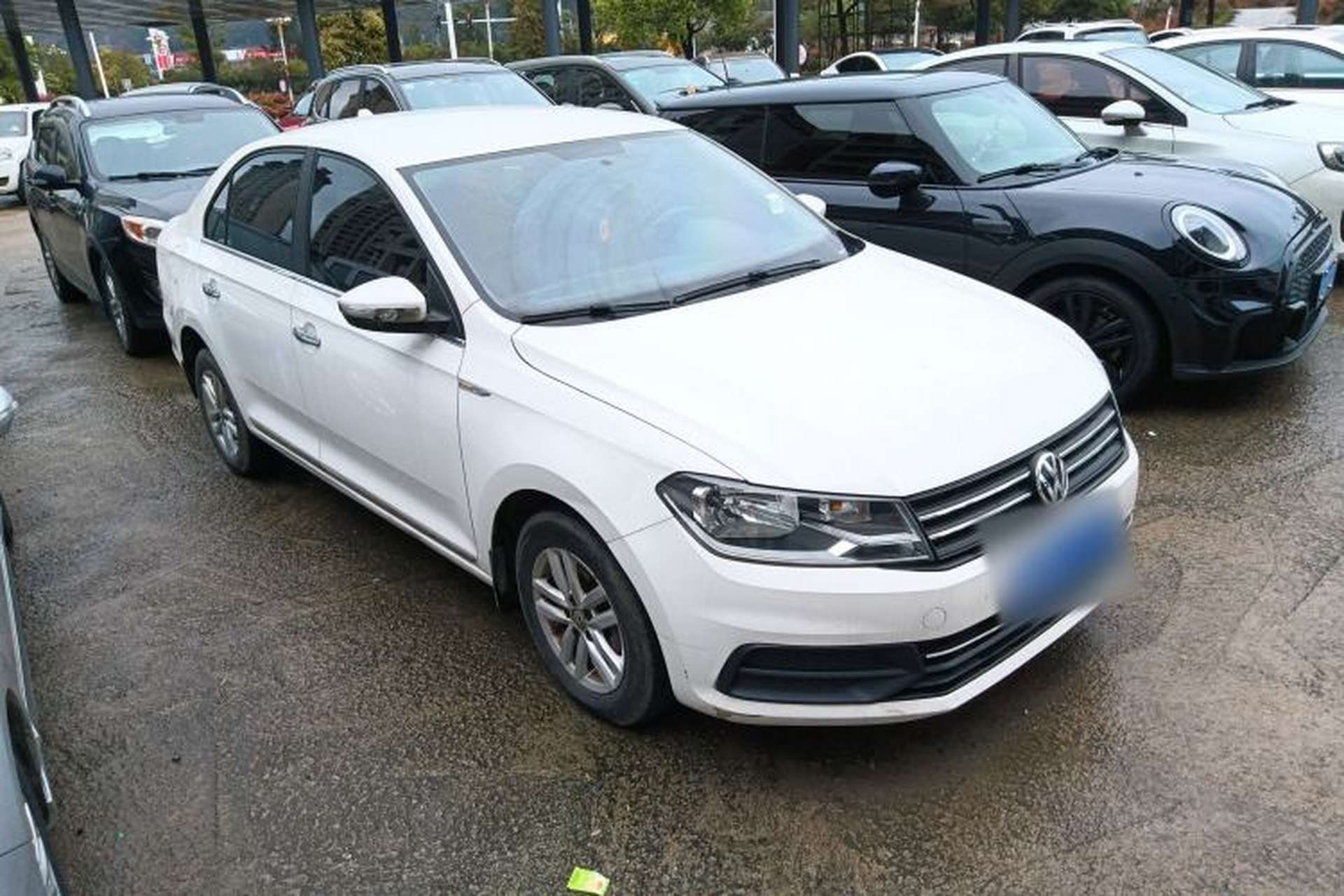 Used Volkswagen Santana 2016 1.6L Manual Fashion Edition Front Right 45 Deg