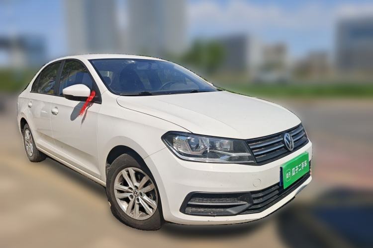 Used Volkswagen Santana 2016 1.6L Manual Fashion Edition Front Right 45 Deg