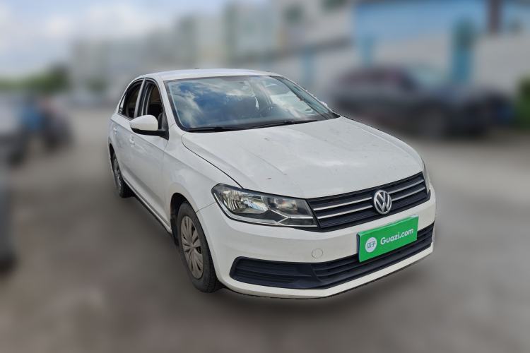 Used Volkswagen Santana 2016 1.6L Manual Fashion Edition Front Right 45 Deg