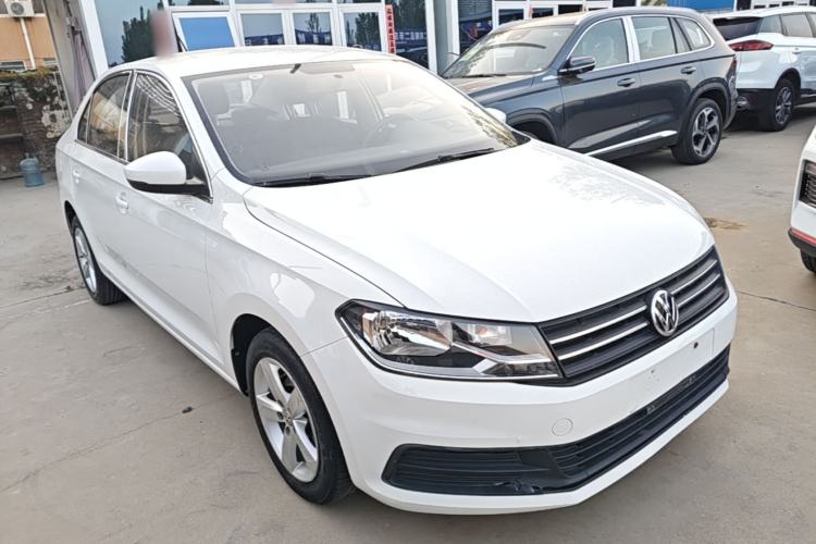 Used Volkswagen Santana 2016 1.4L Manual Fashion Edition Front Right 45 Deg
