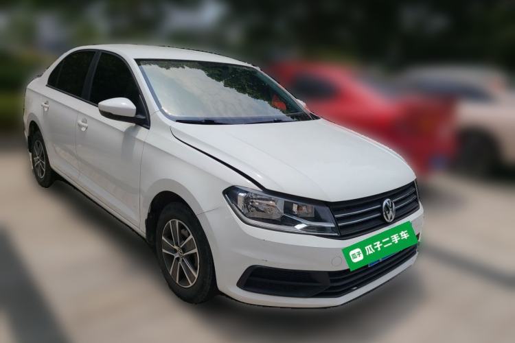 Used Volkswagen Santana 2016 1.6L Manual Fashion Edition Front Right 45 Deg