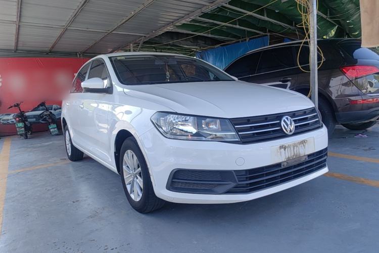 Used Volkswagen Santana 2016 1.6L Manual Fashion Edition Front Right 45 Deg