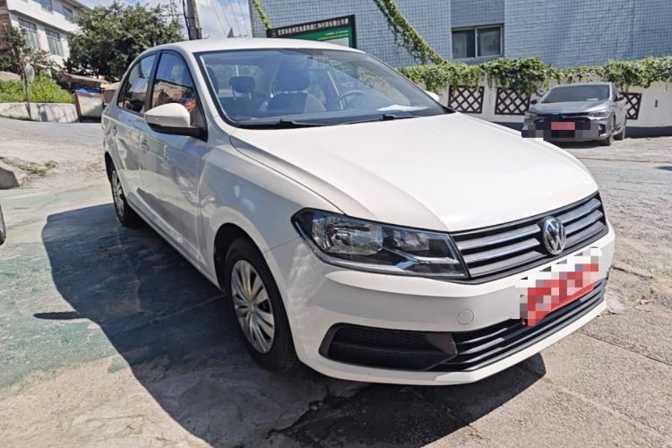 Used Volkswagen Santana 2016 1.4L Manual Fashion Edition Front Right 45 Deg