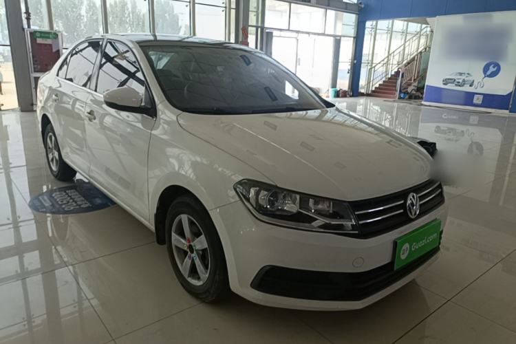 Used Volkswagen Santana 2016 1.6L Manual Fashion Edition Front Right 45 Deg