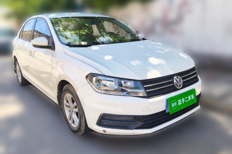 Used Volkswagen Santana 2016 1.6L Manual Fashion Edition Front Right 45 Deg