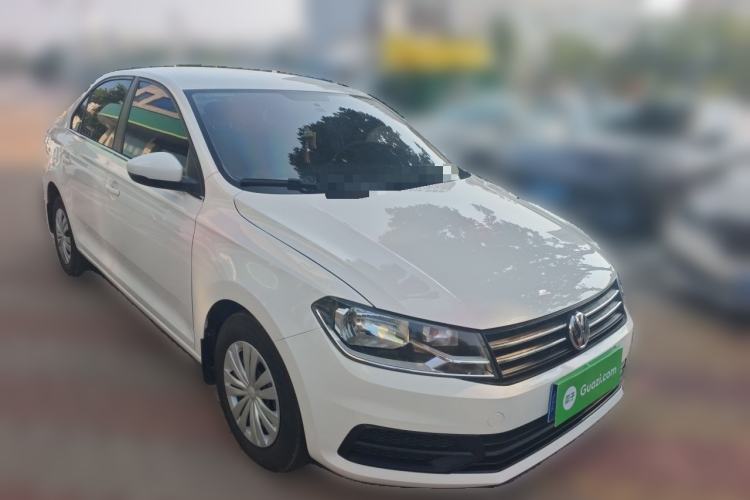Used Volkswagen Santana 2016 1.6L Manual Fashion Edition Front Right 45 Deg