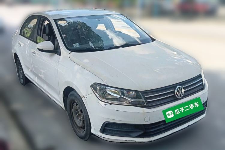 Used Volkswagen Santana 2016 1.6L Manual Fashion Edition Front Right 45 Deg
