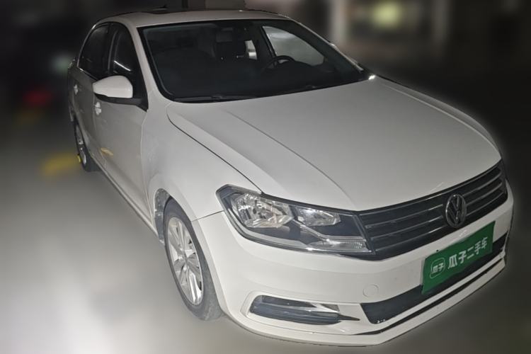 Used Volkswagen Santana 2016 1.6L Automatic Comfort Edition Front Right 45 Deg