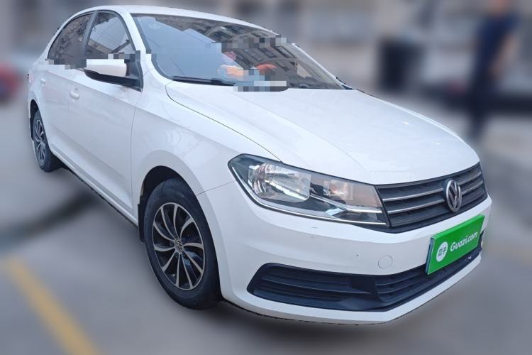Used Volkswagen Santana 2016 1.6L Manual Fashion Edition Front Right 45 Deg