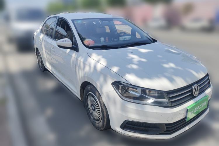 Used Volkswagen Santana 2016 1.6L Manual Fashion Edition Front Right 45 Deg