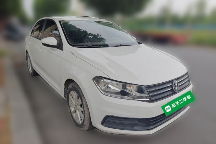 Used Volkswagen Santana 2016 1.6L Automatic Fashion Edition Front Right 45 Deg