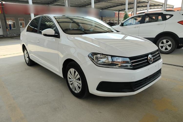 Used Volkswagen Santana 2016 1.4L Manual Fashion Edition Front Right 45 Deg