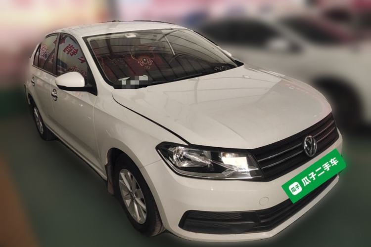 Used Volkswagen Santana 2016 1.4L Manual Fashion Edition Front Right 45 Deg