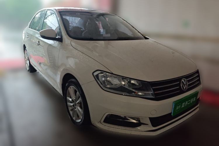 Used Volkswagen Santana 2016 1.6L Automatic Comfort Edition Front Right 45 Deg