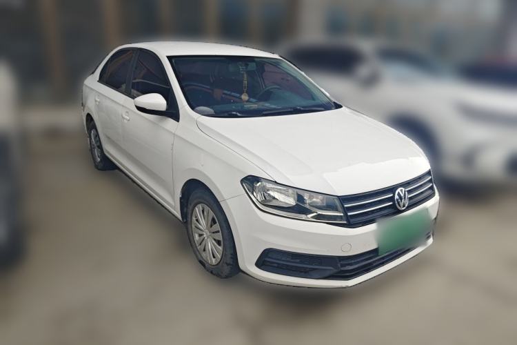 Used Volkswagen Santana 2016 1.4L Manual Fashion Edition Front Right 45 Deg