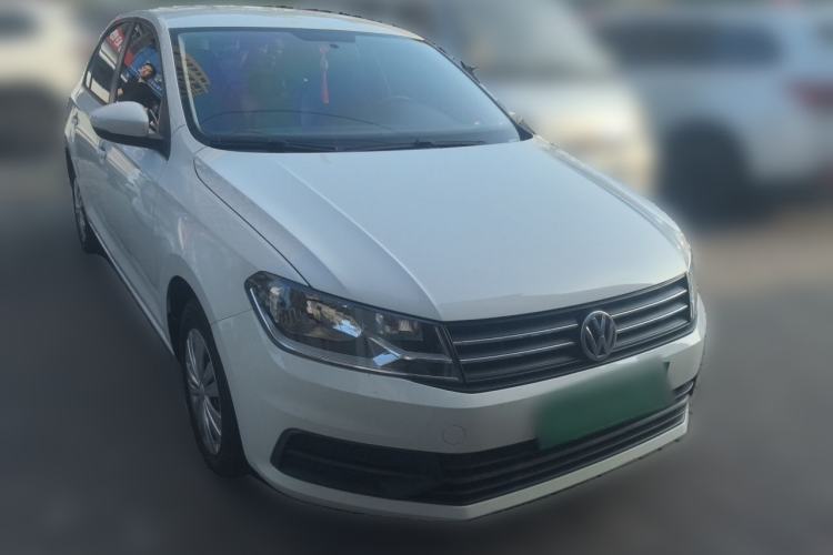 Used Volkswagen Santana 2016 1.6L Automatic Fashion Edition Front Right 45 Deg
