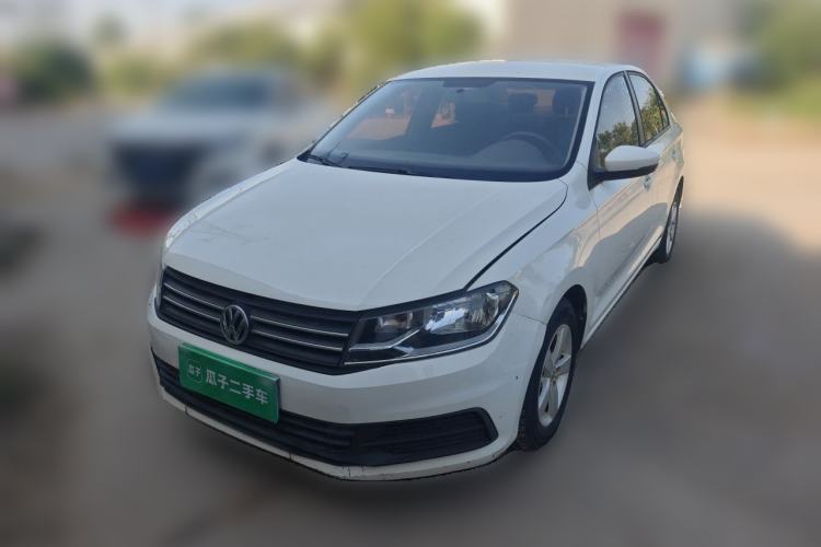 Used Volkswagen Santana 2016 1.4L Manual Fashion Edition Front Right 45 Deg