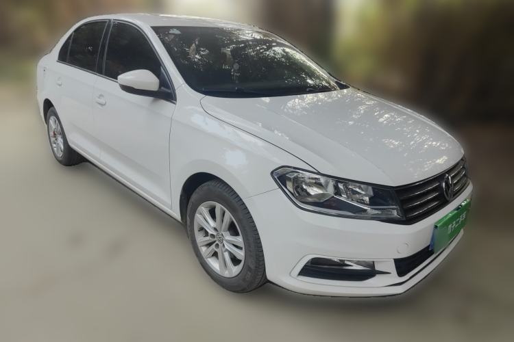 Used Volkswagen Santana 2016 1.6L Manual Comfort Edition Front Right 45 Deg