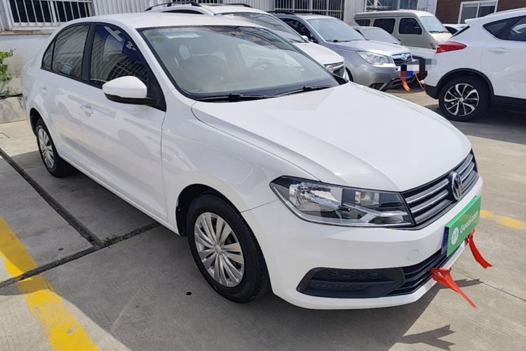 Used Volkswagen Santana 2016 1.6L Manual Fashion Edition Front Right 45 Deg