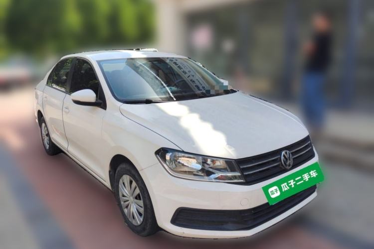 Used Volkswagen Santana 2016 1.6L Automatic Fashion Edition Front Right 45 Deg