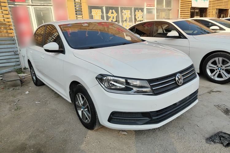 Used Volkswagen Santana 2016 1.4L Manual Fashion Edition Front Right 45 Deg