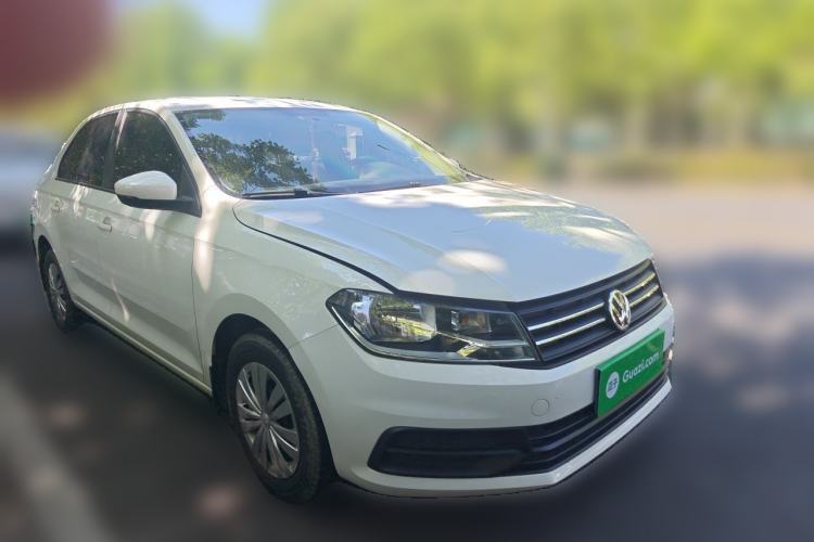Used Volkswagen Santana 2016 1.6L Automatic Fashion Edition Front Right 45 Deg
