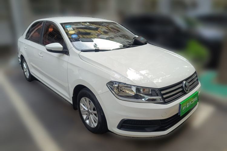 Used Volkswagen Santana 2016 1.6L Automatic Fashion Edition Front Right 45 Deg