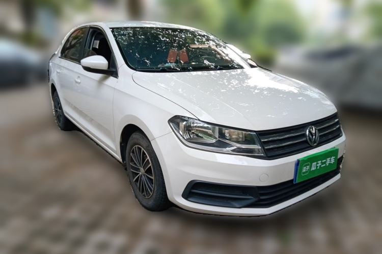 Used Volkswagen Santana 2016 1.4L Manual Fashion Edition Front Right 45 Deg