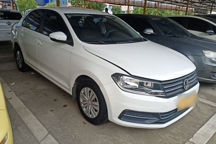 Used Volkswagen Santana 2016 1.6L Automatic Fashion Edition Front Right 45 Deg
