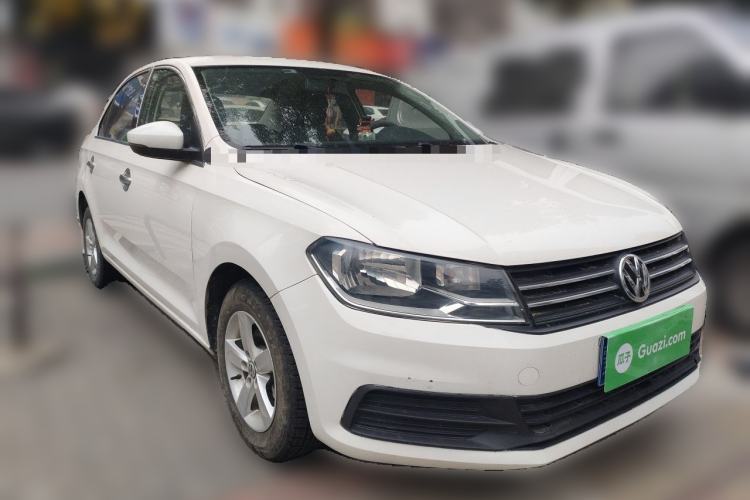 Used Volkswagen Santana 2016 1.6L Manual Fashion Edition Front Right 45 Deg