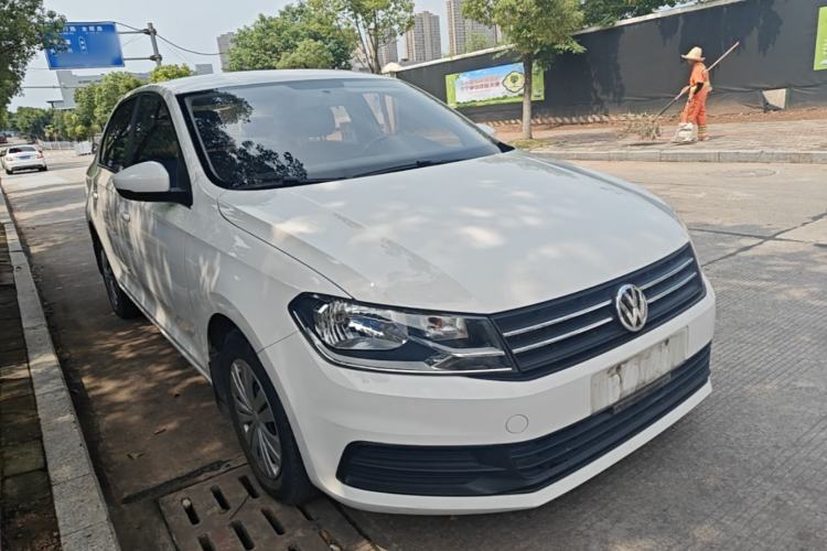 Used Volkswagen Santana 2016 1.4L Manual Fashion Edition Front Right 45 Deg