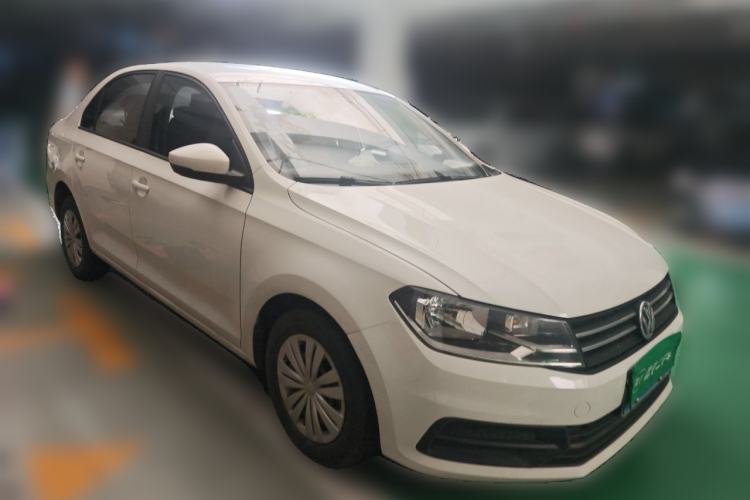 Used Volkswagen Santana 2016 1.6L Manual Fashion Edition Front Right 45 Deg