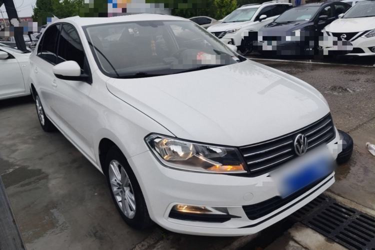Used Volkswagen Santana 2016 1.6L Automatic Comfort Edition Front Right 45 Deg