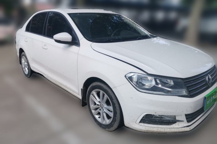 Used Volkswagen Santana 2016 1.6L Automatic Comfort Edition Front Right 45 Deg
