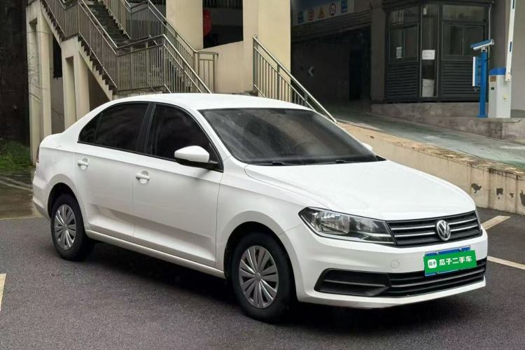 Used Volkswagen Santana 2016 1.4L Manual Fashion Edition Front Right 45 Deg