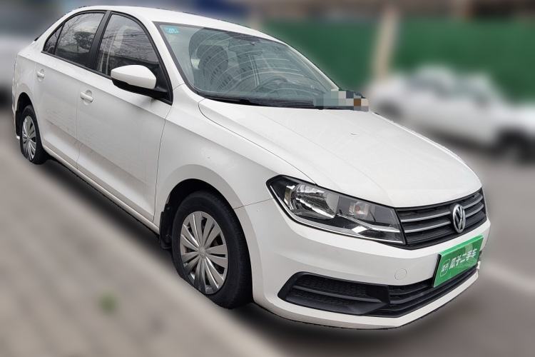 Used Volkswagen Santana 2016 1.4L Manual Fashion Edition Front Right 45 Deg