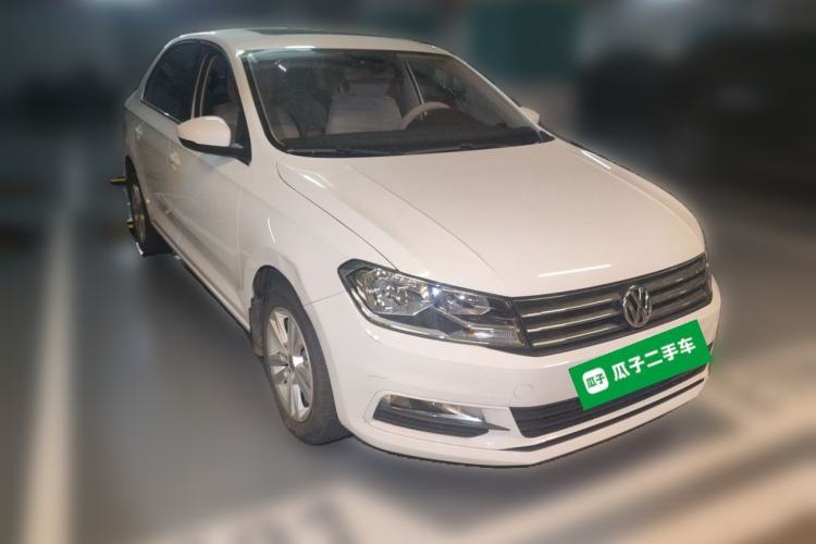 Used Volkswagen Santana 2016 1.6L Automatic Comfort Edition Front Right 45 Deg