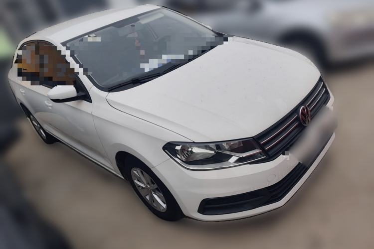Used Volkswagen Santana 2016 1.6L Manual Fashion Edition Front Right 45 Deg