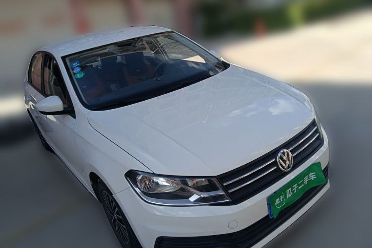 Used Volkswagen Santana 2016 1.4L Manual Fashion Edition Front Right 45 Deg