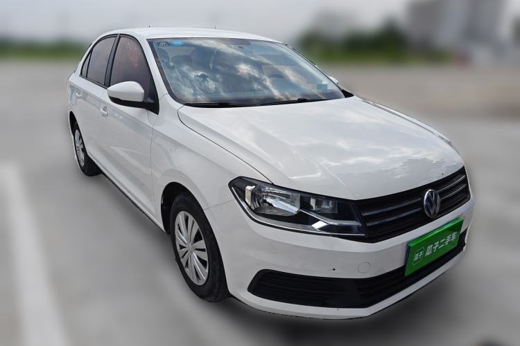 Used Volkswagen Santana 2016 1.6L Manual Fashion Edition Front Right 45 Deg