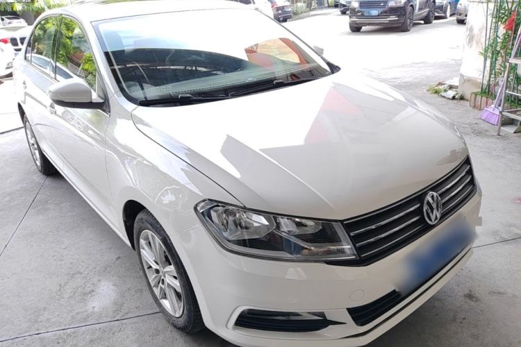 Used Volkswagen Santana 2016 1.6L Automatic Comfort Edition Front Right 45 Deg