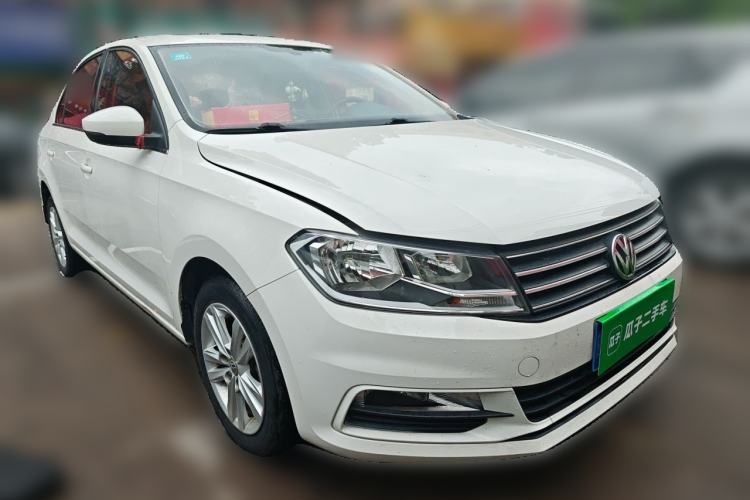 Used Volkswagen Santana 2016 1.6L Automatic Comfort Edition Front Right 45 Deg