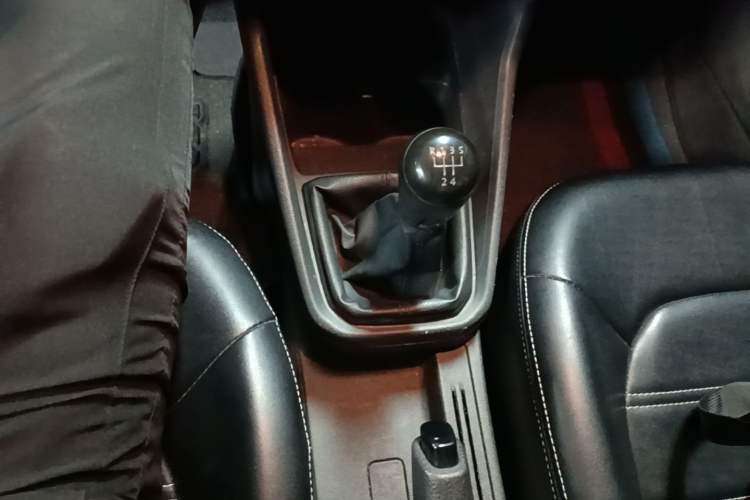 Used Volkswagen Santana 2016 1.6L Manual Fashion Edition Gear Lever