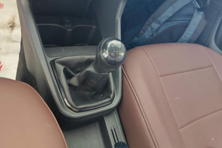 Used Volkswagen Santana 2016 1.6L Manual Fashion Edition Gear Lever