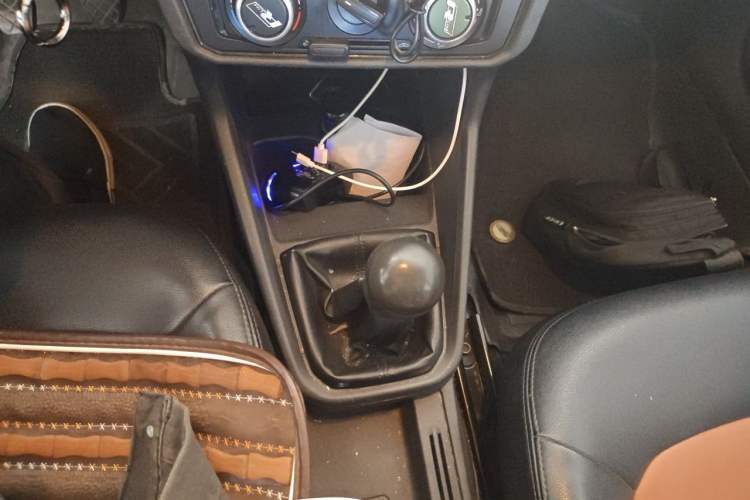 Used Volkswagen Santana 2016 1.6L Manual Fashion Edition Gear Lever
