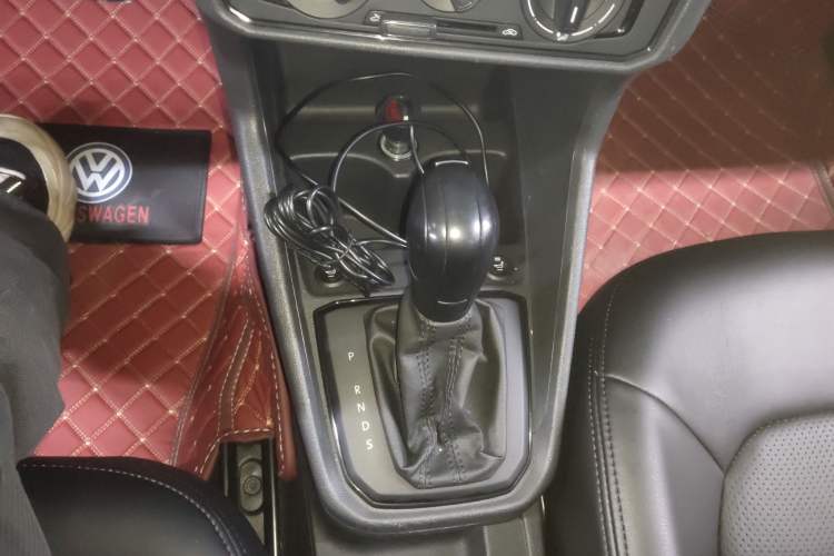 Used Volkswagen Santana 2016 1.6L Automatic Fashion Edition Gear Lever