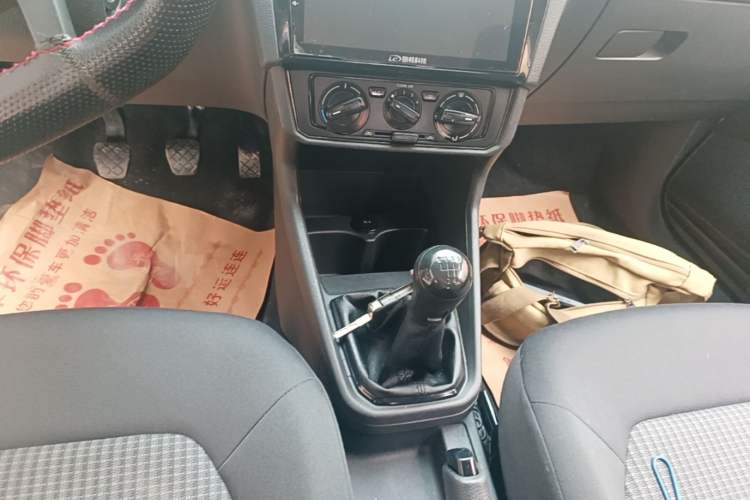 Used Volkswagen Santana 2016 1.6L Manual Fashion Edition Gear Lever
