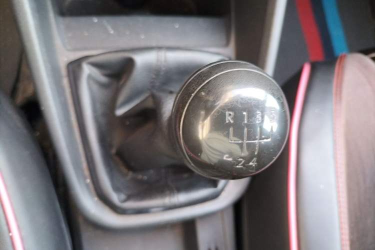 Used Volkswagen Santana 2016 1.4L Manual Fashion Edition Gear Lever